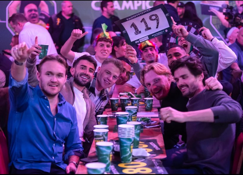 CelticChronic18's tweet photo. Seems like the Bhoys have enjoyed there last couple of days as they where seen at ally pally enjoying some darts 🍀🎯 https://t.co/91DCSGcChf