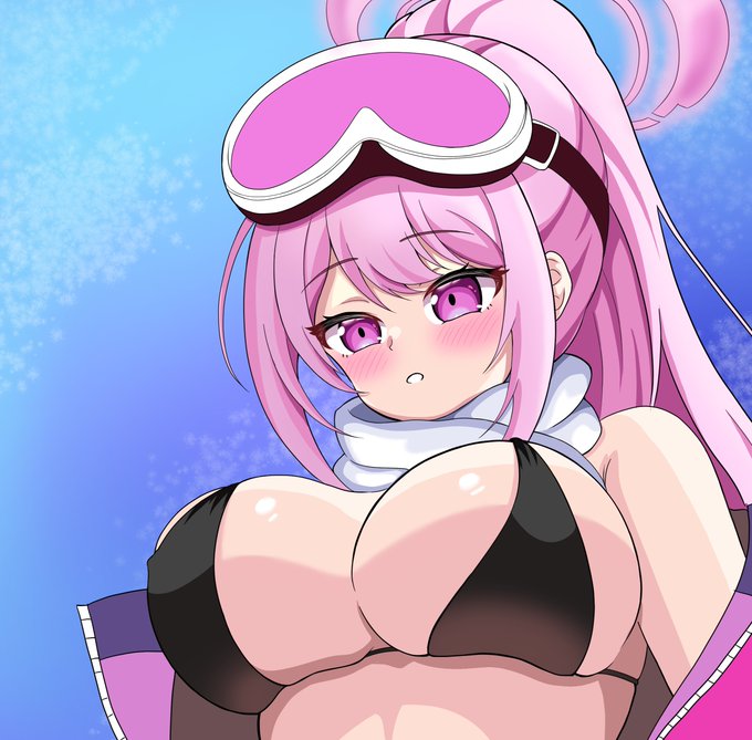 デカパイ描いてる 