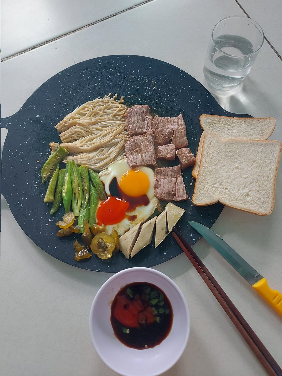 Anhvu7341's tweet photo. Năng lượng ngày mới cùng #ChefAnhVũ 😋😋 https://t.co/PPYbdxVwCI