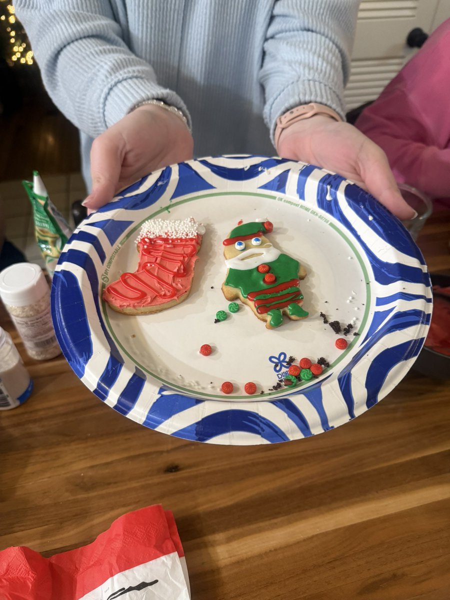 Hill_EcoLab's tweet photo. Hill lab Christmas treat decorating party was a success! https://t.co/mdp8sByEzW