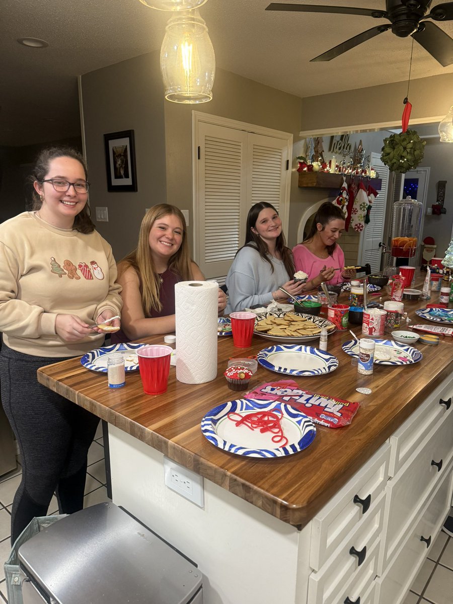 Hill_EcoLab's tweet photo. Hill lab Christmas treat decorating party was a success! https://t.co/mdp8sByEzW