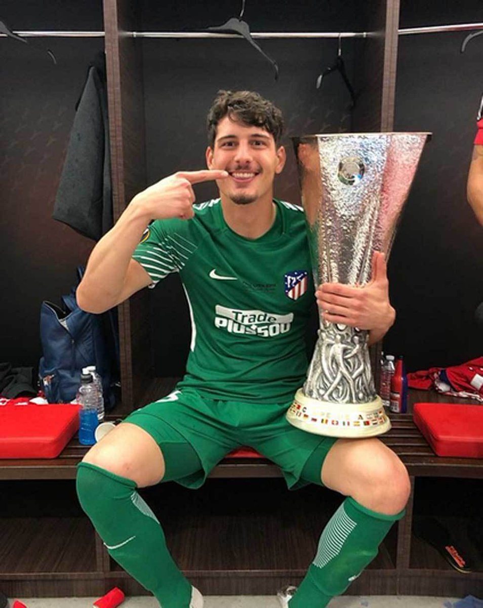 🇺🇦📖La Copa de la liga fue el primer título que ganaron muchos chicos del club, pero también fue el primero de otros más grandes y también uno de tantos que ganaron otros. Repasamos... que lugar ocupó la Copa de la Liga en el palmarés de los campeones 2023 👉🏻 [hilo]