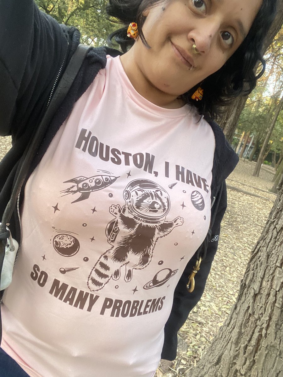 Vengo a presumirles mi playera de mapache perdido en el espacio