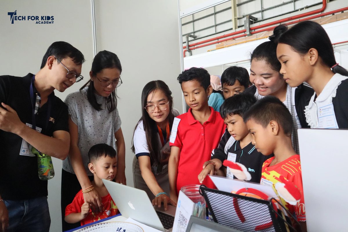 TechforKidsAcad's tweet image. Wrapped up at the 3-day Air &amp;amp; Tech Show! Thanks for exploring tech with Tech for Kids Academy. 🚀 #AirandTechShow  #TechForKidsAcademy