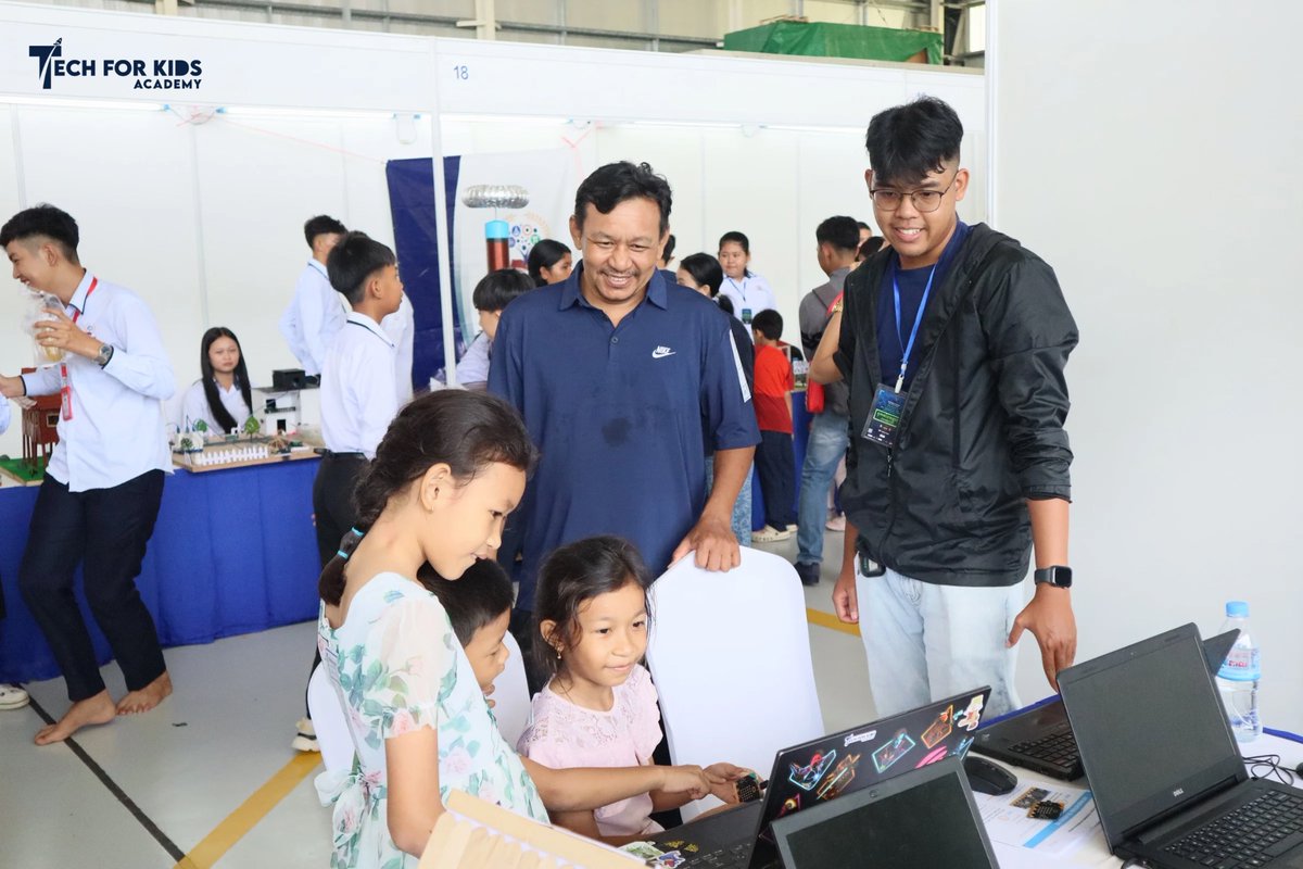 TechforKidsAcad's tweet image. Wrapped up at the 3-day Air &amp;amp; Tech Show! Thanks for exploring tech with Tech for Kids Academy. 🚀 #AirandTechShow  #TechForKidsAcademy