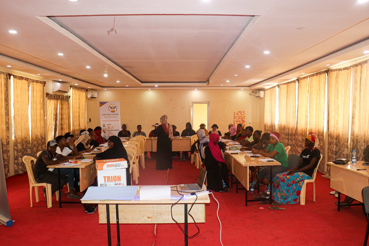 LamuAffairs's tweet image. Day 1 of the BlueBiz Program is a wrap! Module 0 set the stage with an introduction to TechnoServe and BlueBiz Program and our mission to empower Lamu communities through the blue economy

This is just the beginning. 

#BlueBizLamu #TrainingForChange