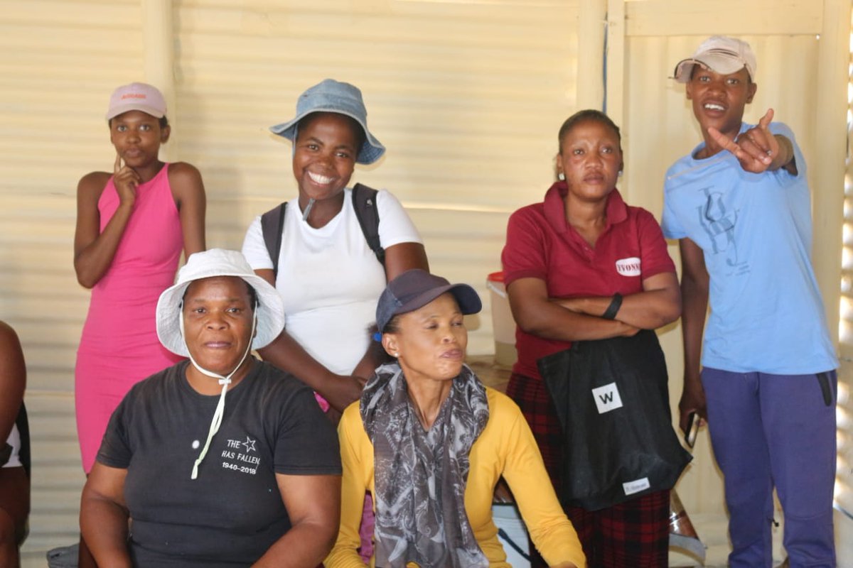 SANDF_ZA's tweet photo. #JointOperationsDivisionArticle || General Officer Commanding of Joint Operational Headquarters, Major General G. Thulare visited the Thuto ke Lesedi Educare Centre in Ladybrand, Bloemfontein on 04 December 2024.
https://t.co/V1j33hMyub
#SANDF
#SANDFOutreachProgramme2024 https://t.co/Vp9nb0qGV1
