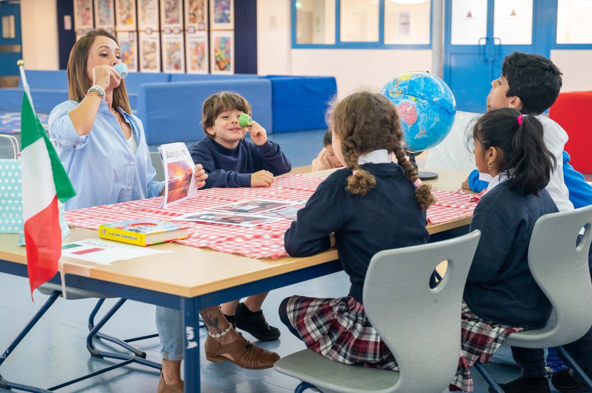 sekqatar's tweet image. What a heartwarming day at the Grade 2 Language Café! Parents joined us to share their mother tongues, culture, and heritage as part of our #UOI &quot;Where We Are in Place and Time.&quot; 🌍✨ Thank you for celebrating the beauty of diversity with us! 💬💛 #SEKQatar #IBPYP