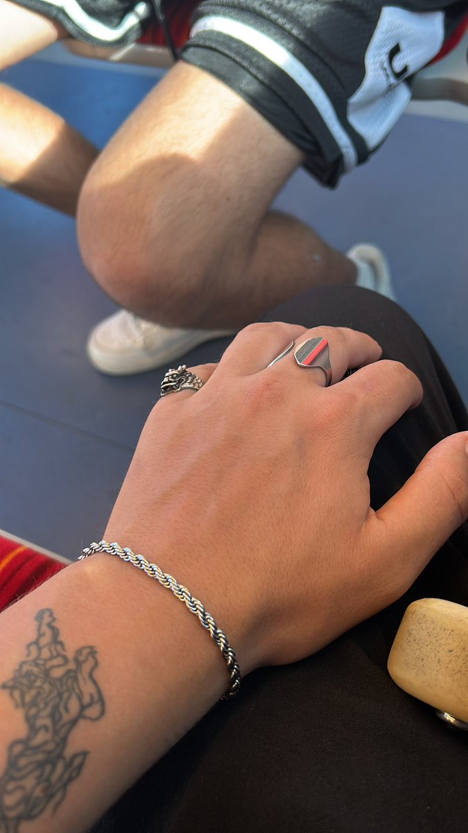 PayOscarNow's tweet photo. The hands that ruin ur wallets insides 🖕

Findom cuck walletslave cashmaster sissy https://t.co/3S3EznKkSm