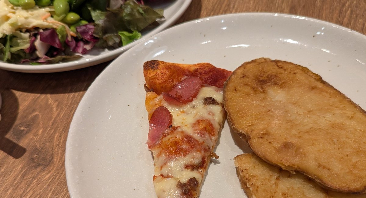 シェーキーズは、
私をいつでも高校生に戻すのさ✨️