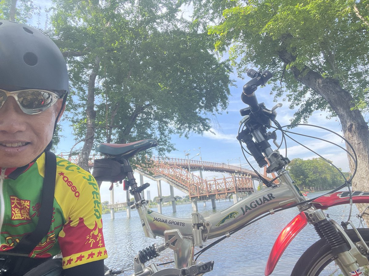 skytrain9's tweet image. Noontime ride af Nong Bon lake park #jaguarsports #foldingbike