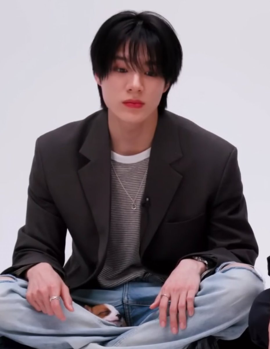 najaeispua's tweet image. ขอยกให้รูปนี้เป็นรูปที่น่ารักแห่งปีทั้งน้องม๋าที่หลับบนตักและเจโน่ที่กำลังจะหลับตามน้องม๋า เอนดุมาก555555555555555