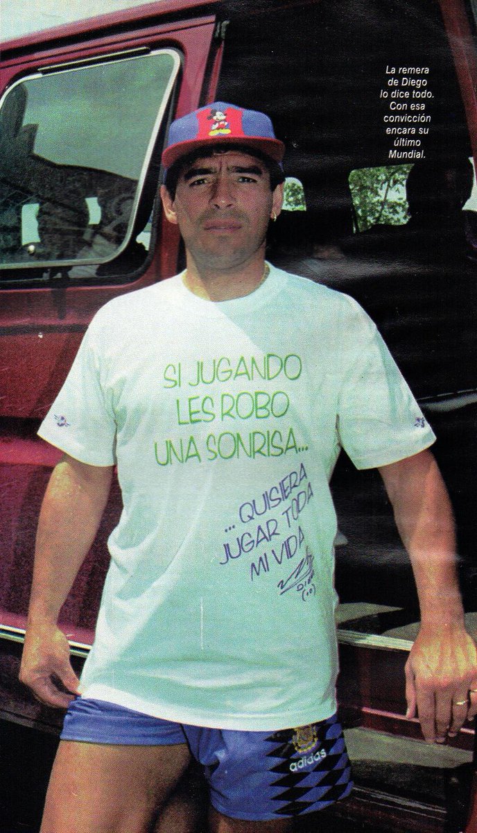 VSportsTM's tweet photo. "Si jugando les robé una sonrisa, quisiera jugar toda mi vida".

✍️ Diego Armando Maradona. https://t.co/HDOFr7zict