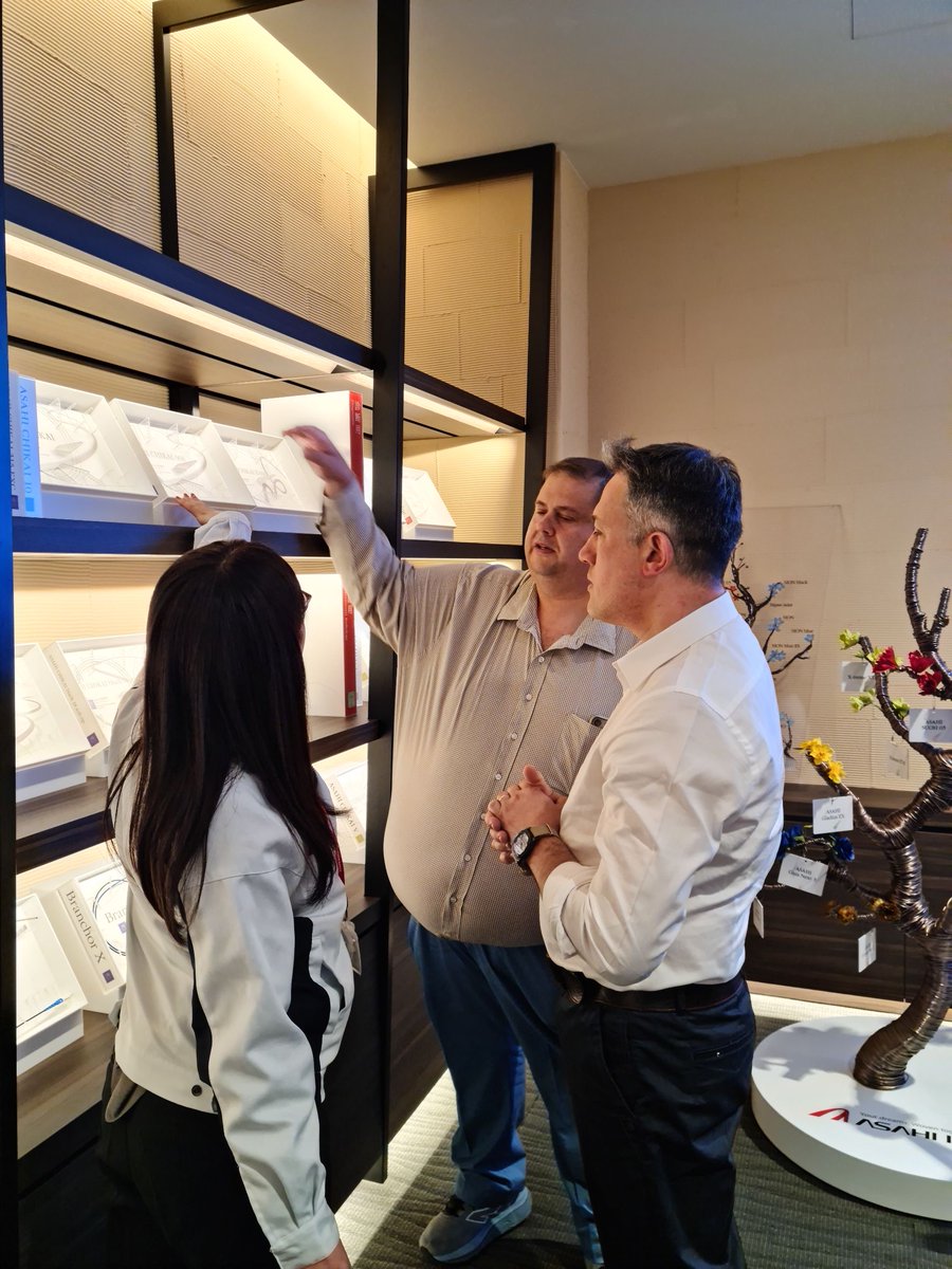 Dr. Gary Sudwarts and Mr. Simon Swanich from Virtumed; our distribution partner in South Africa visited #ASAHIINTECC global headquarters!
We interactively discussed our products, the difference of procedure between South Africa and Japan, and markets in South Africa.