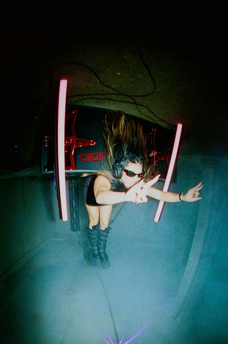 a_ttikus's tweet photo. x it’s been a min
doing creative projects now
some stuff for a rave promo 
#35mm https://t.co/sSKWW1uVT9