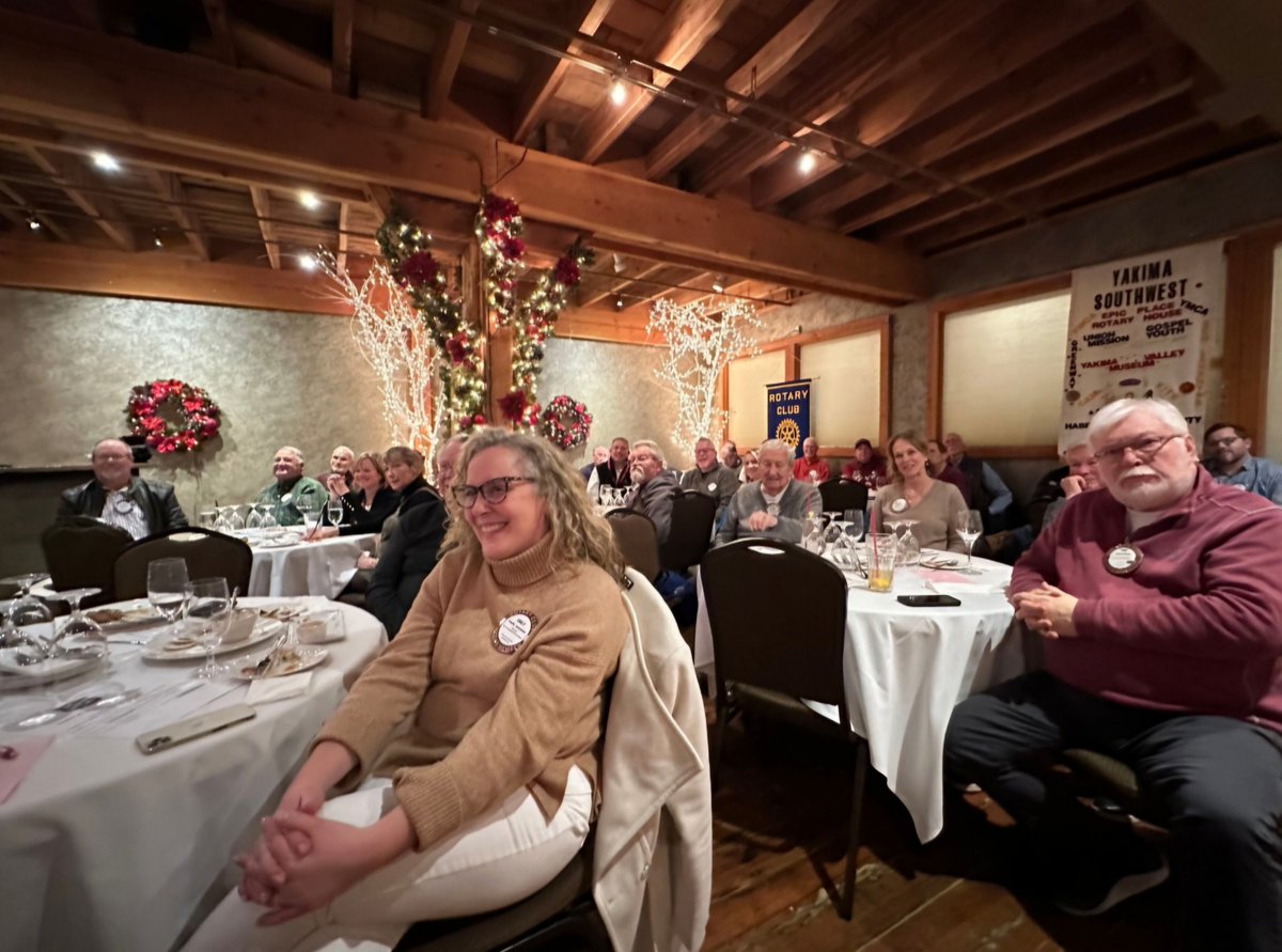 ToronWooldridge's tweet photo. Yesterday, I was invited to a Yakima Rotary Club meeting. I shared my personal story and highlighted our fabulous district. I truly appreciate the opportunity to serve and build relationships with community partners. #WeAreGreaterTogether https://t.co/Oj8qiLvXlW