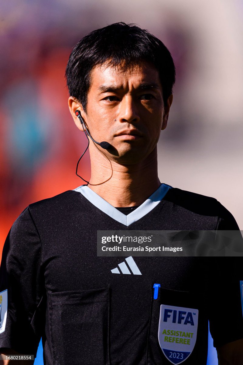 SoccerRefereeJP's tweet photo. 聳城 巧
Takagi Takumi《副審🏁》
1982年1月9日(42歳)
日本🇯🇵神奈川県出身の国際審判員

「プレイヤーとしてトップになれなくても、高いレベルのサッカーに関わりたい」との思いから JFAレフェリーカレッジに4期生として入学し審判員を目指す

・2008年－1級取得
・2009年－Jリーグ
・2017年－FIFA選出 https://t.co/WTmGgpj7pm