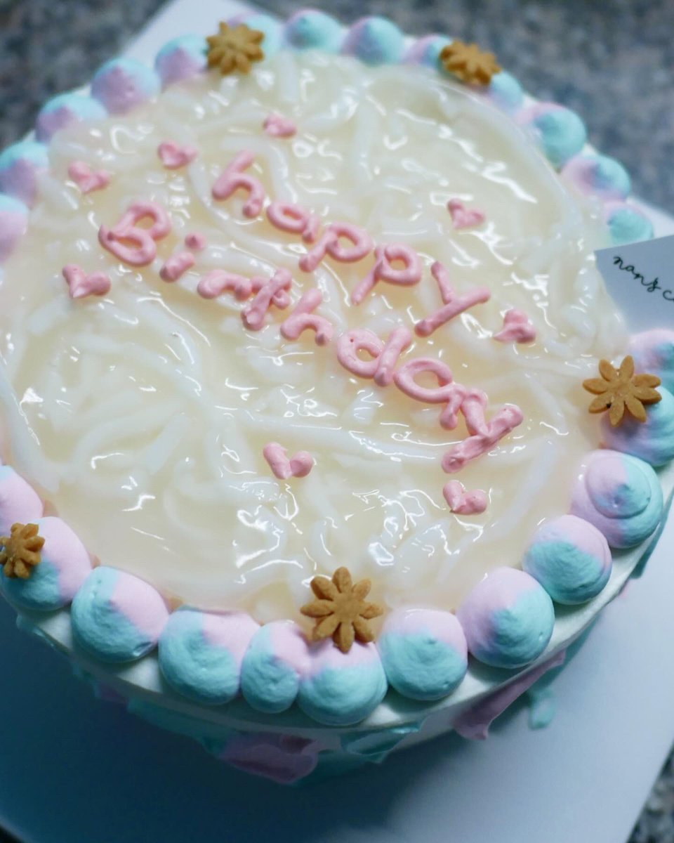 NancafeThailand's tweet photo. เค้กมะพร้าวอ่อนเค้กวันเกิด ขนาด 2 ปอนด์
🌷ขอบพระคุณที่อุดหนุนค่ะ🌷
Coconut cake 2P for HBD
✨Thank you✨
#เค้กวันเกิด #hbdcake #แนนคาเฟ่รีวิว https://t.co/8X9d4gCEXM