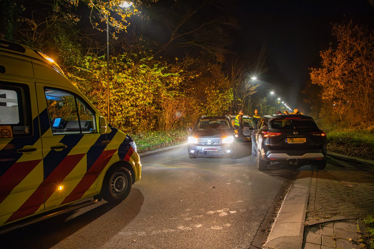 Gewonde bij aanrijding tussen drie voertuigen in Burgum