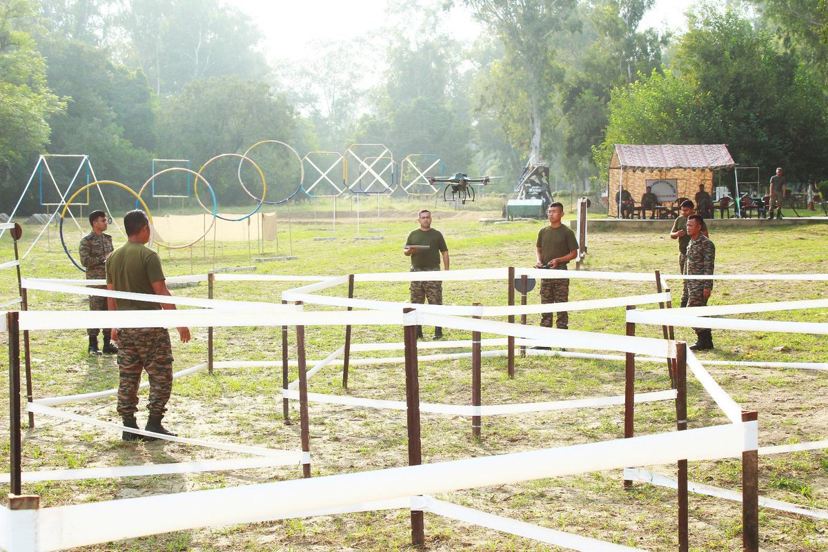 VajraCorps_IA's tweet photo. #IndianArmy
#StrongandCapable
#OnPathofTransformation
#VajraPanthers conducted a #DroneWarfare cadre aimed at #TechnologyInfusion & #CapabilityDevelopment wherein 100 combatants were put through rigorous training on simulators as well as in practical handling of drones; a feature which is conducted at regular intervals so that every Vajra Warrior is capable of executing independent Drone Warfare Missions#HighTechWarriors of the future
@adgpi
@westerncomd_IA
@pro_defence