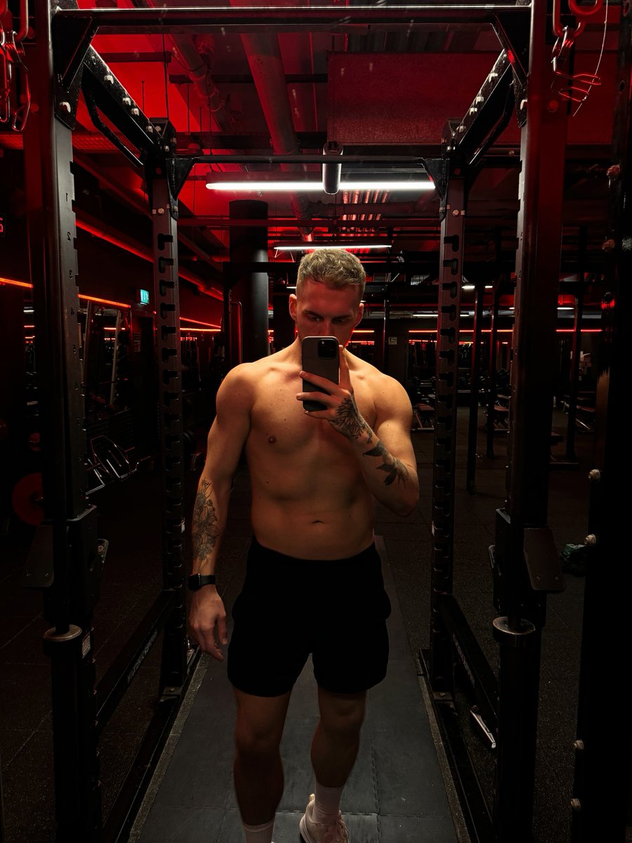 ConnorTMcKay's tweet photo. 🏋🏽‍♀️ https://t.co/1yBfRjYGSV