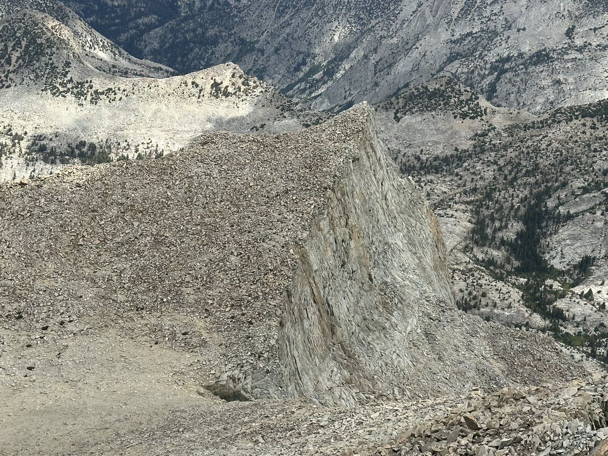 SeanCasserly's tweet image. Peak 12640, Sierra Nevada 
There are some great multi pitch routes on this one, but I don’t know the name
#summitswagger #peakbagger