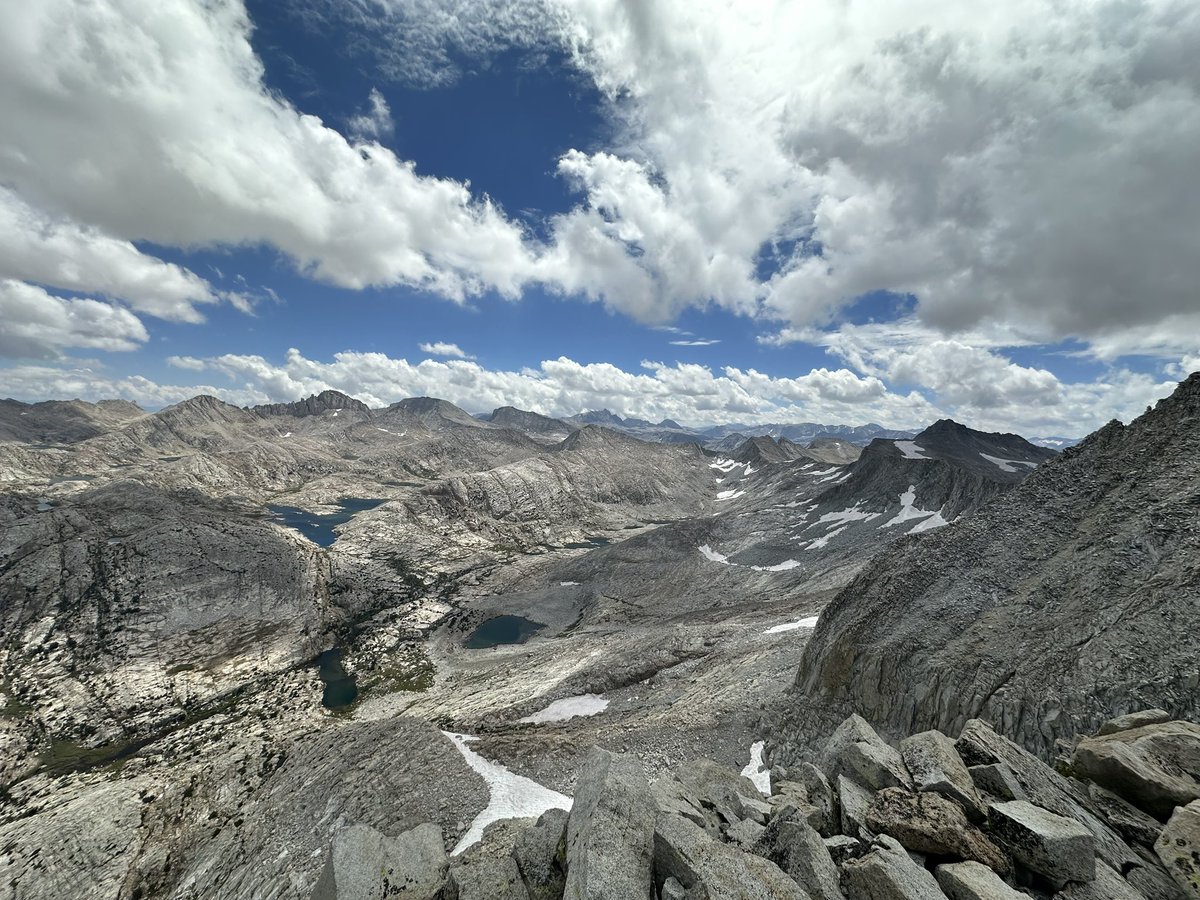 SeanCasserly's tweet image. Peak 12640, Sierra Nevada 
There are some great multi pitch routes on this one, but I don’t know the name
#summitswagger #peakbagger