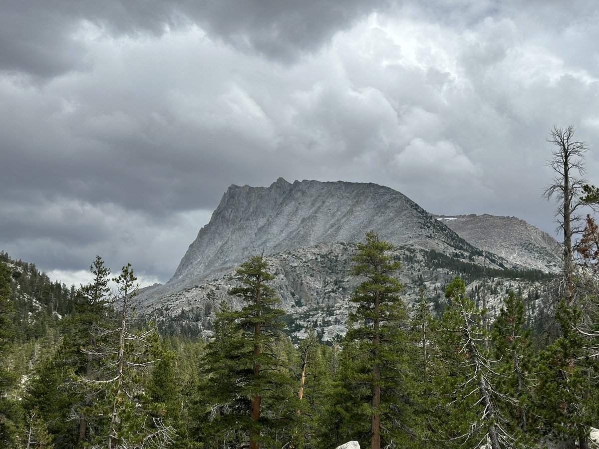 SeanCasserly's tweet image. Peak 12640, Sierra Nevada 
There are some great multi pitch routes on this one, but I don’t know the name
#summitswagger #peakbagger