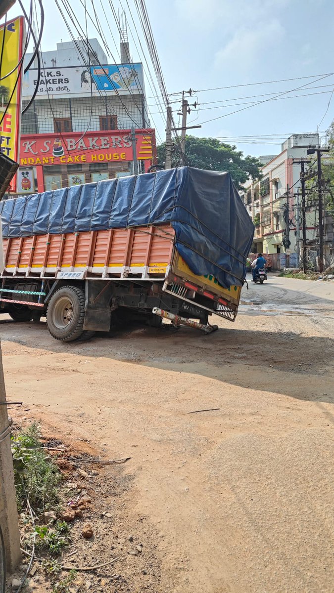 JSP_SLPOfficial's tweet photo. This is the voice of common public regarding the Manjeera Pipeline road. They are vexed with the authorities. @GHMCOnline @HMWSSBOnline
The JanaSena Serilingampally team has been fighting for it for a long time (links below). As a result of it, we are seeing some progress in the work.
However, there is still a lot more to be done. And we want to reiterate that, come what may, the JanaSena Serilingampally team, under the leadership of @drmaadhavareddy, is committed to getting the Manjeera Pipeline road completed and providing relief to all the commuters using it.
https://t.co/8AdlSsZh7q
https://t.co/BsQ87uVo4Y
https://t.co/Fzl7ir8IVn
https://t.co/3LxzDLbJ7Y
https://t.co/xCIkgKGo2H
https://t.co/2iWgLAJ7TN
https://t.co/c9Ey01fRnq
https://t.co/xWSEKKsWa6
https://t.co/EPWuX1cS9m
https://t.co/kxQnYT3MY1
https://t.co/qRleVBYAGr
@JanaSenaParty @JSPTelangana @JSPShatagniTeam @PawanKalyan
#JSPForNewAgePolitics #ManjeeraPipelineRoad