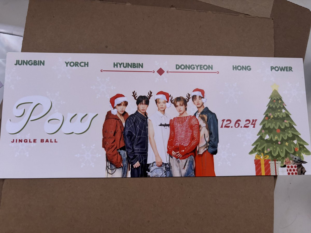 i3hwngg's tweet photo. hi powers! 

unfortunately POW will no longer be attending jingle ball LA, so im looking for anyone going to jingle ball in New York that can take over our christmas banners. please read the replies for more details

#POW_JINGLEBALL_NY
NEW YORK, MEET POW!
#POW_IN_NY https://t.co/NOahANOup6