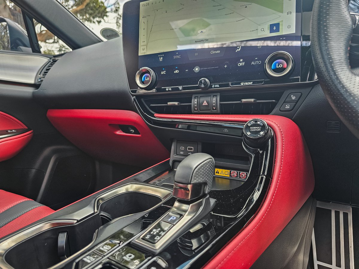 khuleonwheels's tweet photo. …The interior is futeristic yet maintains tactile quality, and has some of the best ergonomics and brilliantly executed safety tech. Are we blown away? Pretty much!  But check out our full review for more as this is giving Car of the Year vibes. 

📝/📸: @klyvque https://t.co/HJU7atA9pW
