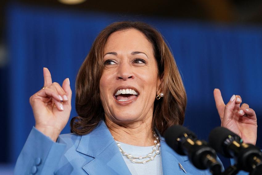 Protect Kamala Harris ✊ tweet media