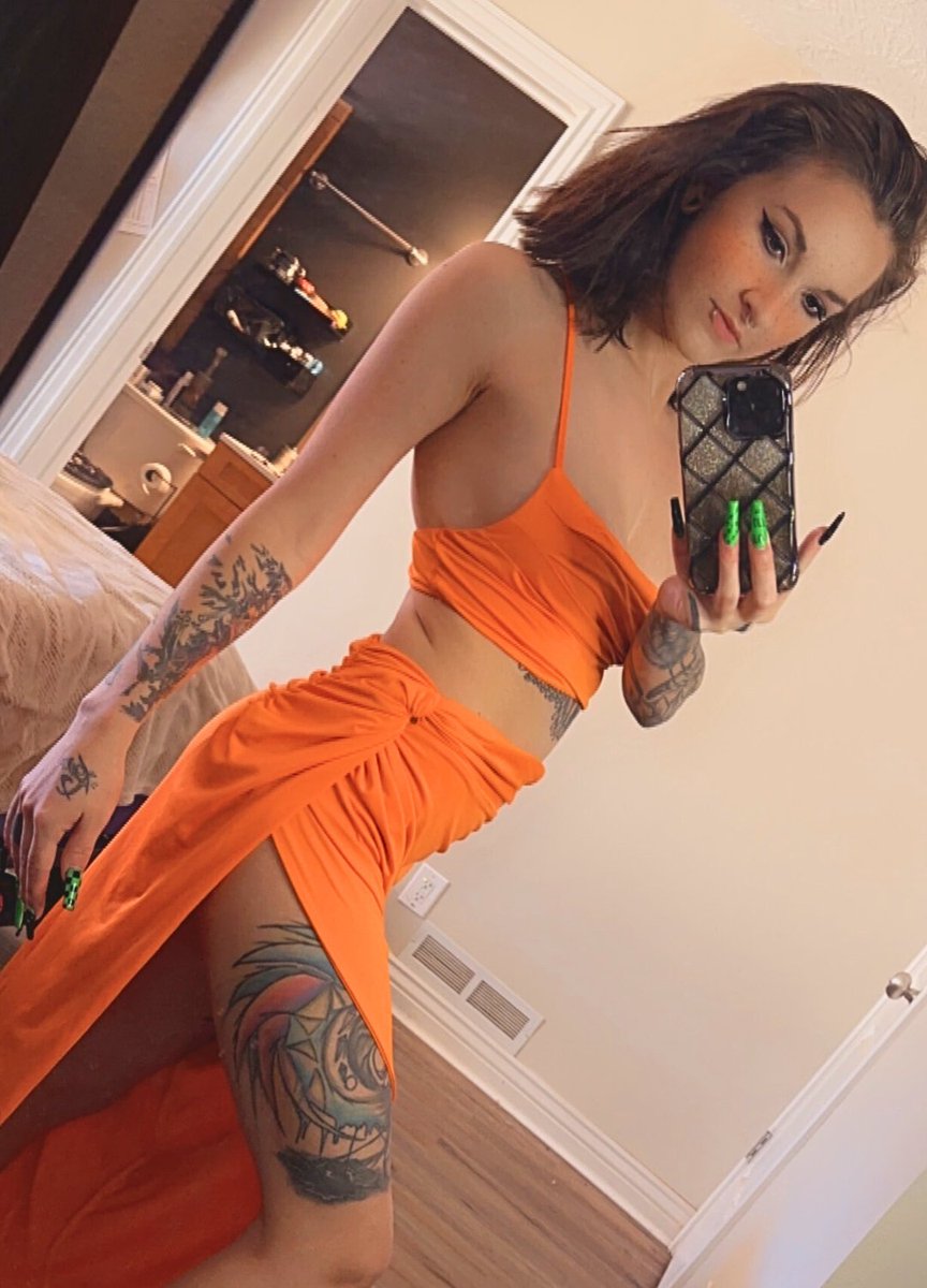 XxxcollaredxxX's tweet photo. Got my new dress.
What do you think?
https://t.co/p9VWnJPbpE
#tattooer #instagram #photooftheday #model #tattooshop #alternativegirl #tattoolover #instatattoo #artist #sexy #beauty #blacktattoo https://t.co/qdtpQp4IFS