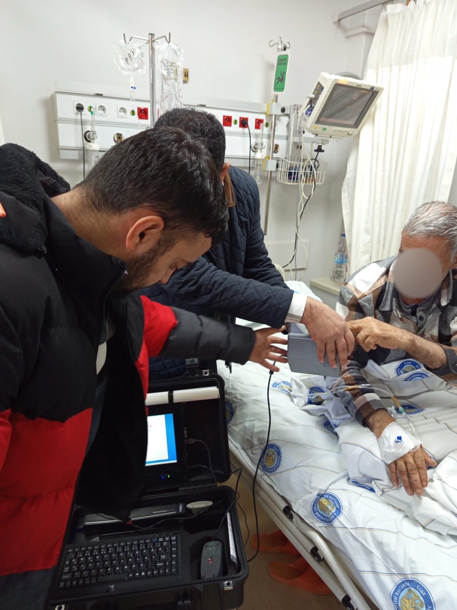 #Adrestenüfushizmeti kapsamında sağlık sorunları nedeniyle Müdürlüğümüze gelemeyecek durumda olan vatandaşlarımıza hizmet vermeye devam ediyoruz.

<a href="/TCNufus/">Nüfus ve Vatandaşlık İşleri Genel Müdürlüğü</a> 
<a href="/Yunus__ATAMAN/">Yunus ATAMAN</a> 
<a href="/yenisehirkaym21/">Diyarbakır-T.C.Yenişehir Kaymakamlığı</a> 
<a href="/cagriavci_/">ÇAĞRI AVCI</a> 
<a href="/diyarbakir_nvi/">Diyarbakır İl Nüfus ve Vatandaşlık Müdürlüğü</a> 
#HayatınızınHerAnında