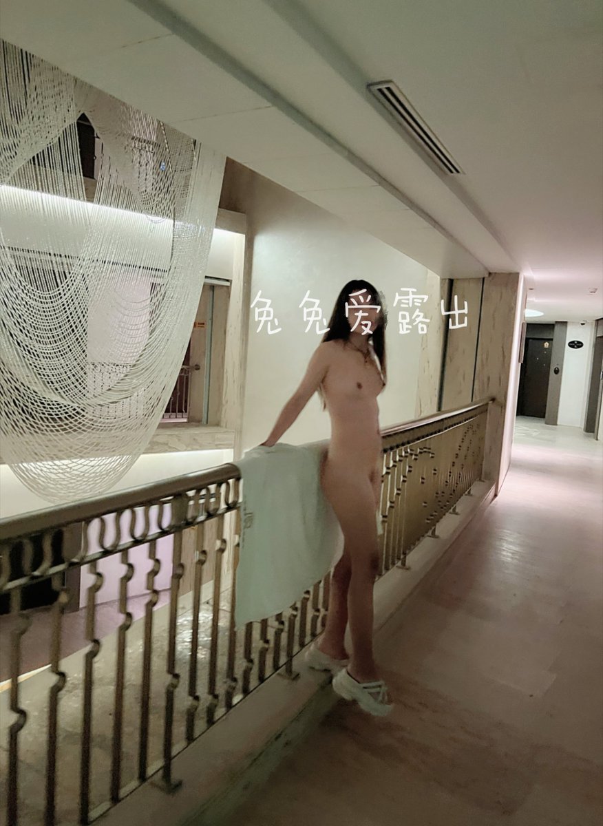 酒店走廊大厅露出，到处都是监控，被发现就当给保安大叔福利了 https://t.co/caPHOp8638