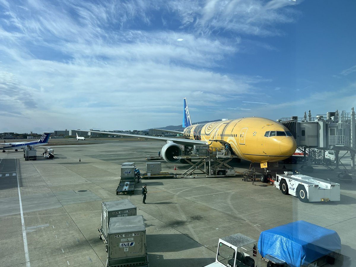 hiroshi0273's tweet photo. Heading to OKA✈️

#日本膝関節学会
#sigmax 
#esska
#Certificationprogram 
#faculty 
#arthrex 
#trispreserverose 
#olympus
#medicad 
#東陽テクニカ
#mios 
#膝周囲骨切り術
#arhtroscopicbeltcapsulodesis
#内側半月板逸脱
#半月板縫合
#ABC法 https://t.co/294YEqW0s6
