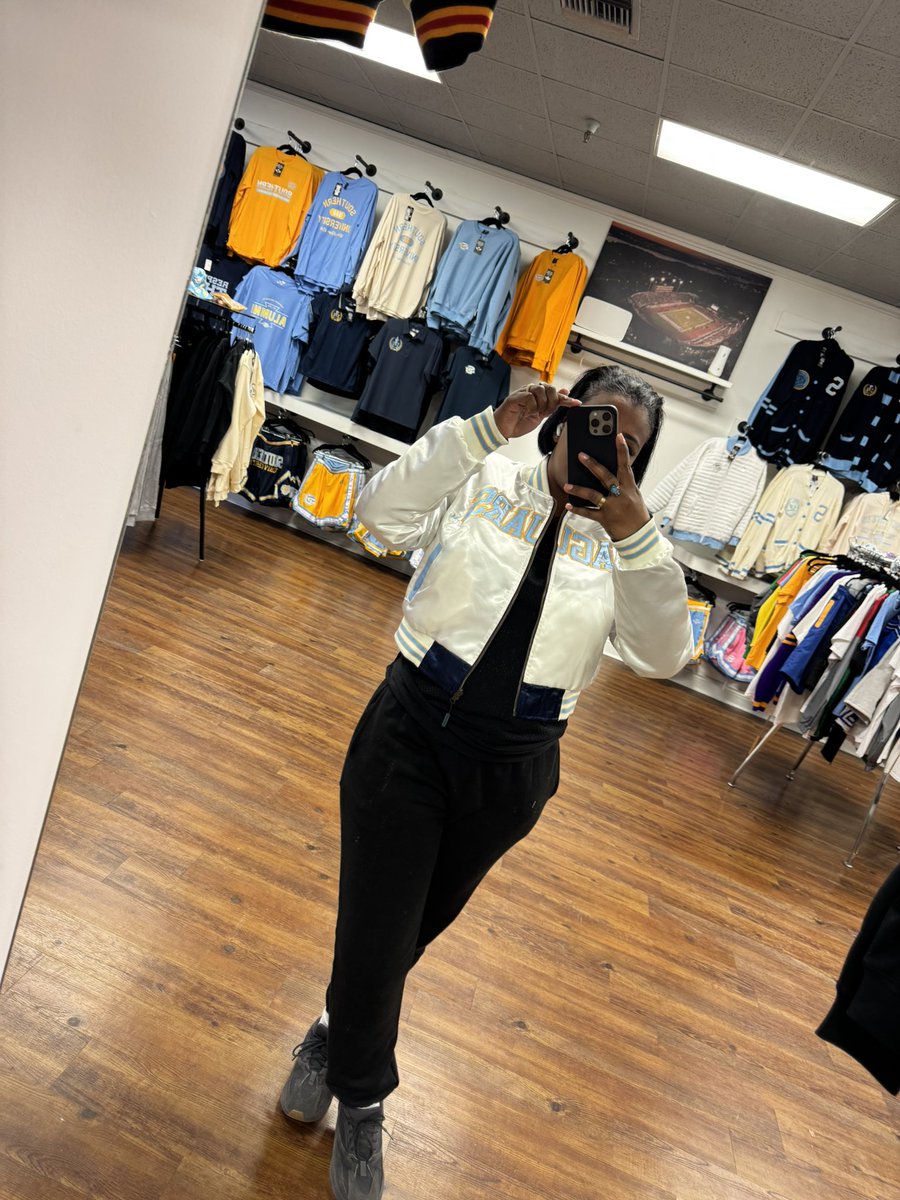 ALCollection's tweet photo. Our new #ALCollectionSU women reversible bombers are  now available. https://t.co/xQdPF2LUbp https://t.co/yFsb3koZbO