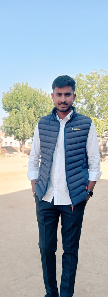 DevKhori65874's tweet photo. यादें नहीं बिछड़ती.. सिर्फ़ लोग बिछड़ जाते है
#singeromprakashbhadana 
#devmusickhori https://t.co/c8Q5QjoopE