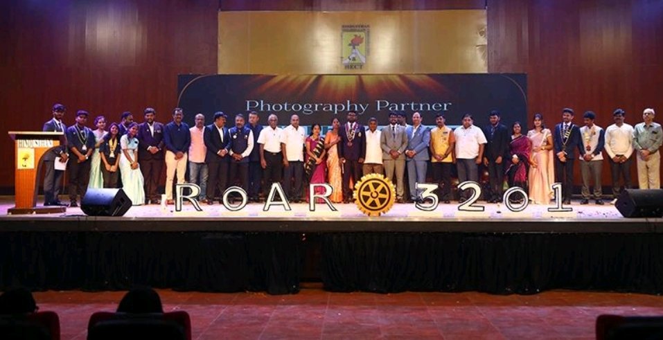 rotaract3201's tweet photo. GOLD - Rotaract District Assembly 
Outgoing DRR Rtr. Sathish Balakrishnan handed over the collar and responsibilities to the Incoming DRR Rtr. PHF Thanghapantieyaan, who introduced his council and launched new initiatives like privilege card and job posting module.

#Rotaract3201 https://t.co/Q3cV4ox1Tk