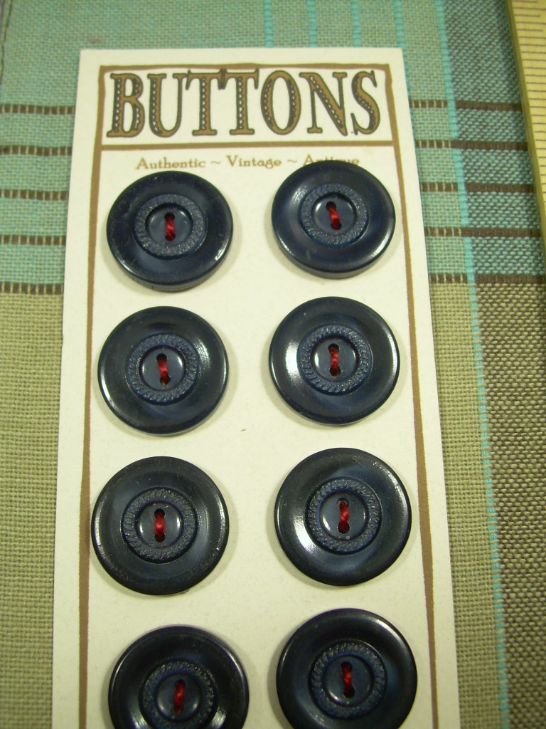 max_rainet's tweet photo. 12 VINTAGE BUTTONS *~ 19mm Navy Blue Rounds w Wreath Center Pea Coat Dress Pants https://t.co/MnO2PEik8r 
   
Wonderful buttons left over from my retail shop.  #buttons  #makers #crafters #sewing #notions  #makestuff
Please stop by! https://t.co/I8JuwHCpg2
