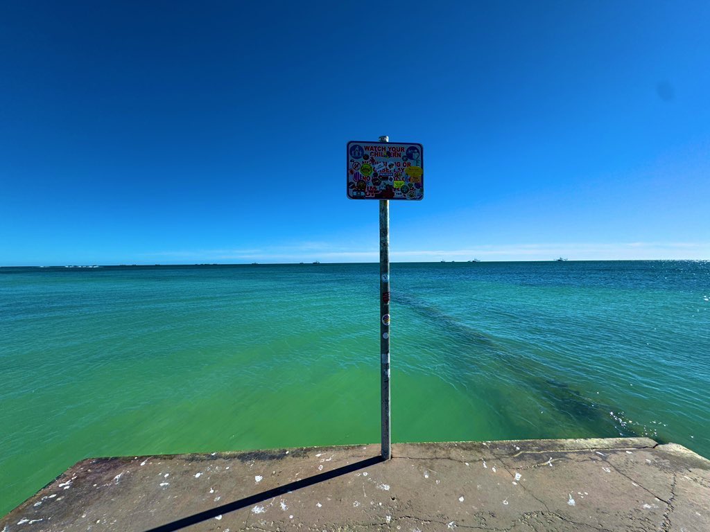 zenzen072's tweet photo. マイアミからひたすら真っ直ぐ4時間走って辿り着いた楽園🏖️🍸
#keywest
#mojitobar https://t.co/bHVVb6sMvN