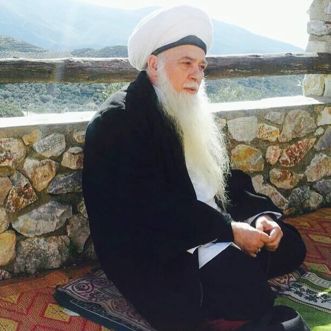 إِنَّا ِلِلَّٰهِ وَإِنَّا إِلَيْهِ رَاجِعُونَ

Shaykh Hisham Kabbani has left this world.

May Allah be pleased with him and allow us to benefit from him continuously. 

Please recite Al-Fatihah for his soul.