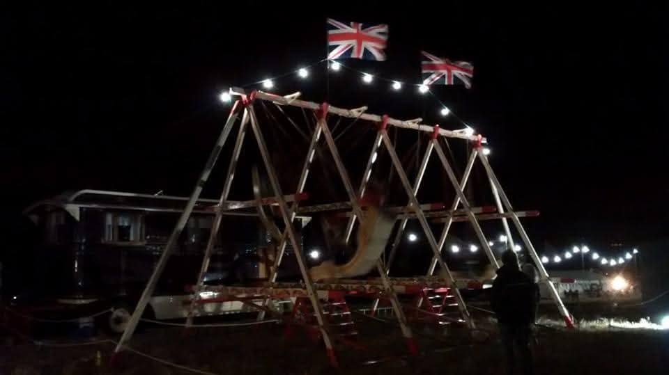 GodshillMatters's tweet photo. Godshill Christmas Cracker is only 3 days away. Weather update - there will be SNOW! Well, a snow machine at one of our 3 markets All Saints Church, Cider Barn or Old Smithy. Other unique activities  include bell ringing, face painting, vintage amusements &amp; more - "Come on down" https://t.co/zG1GvHuZ2B