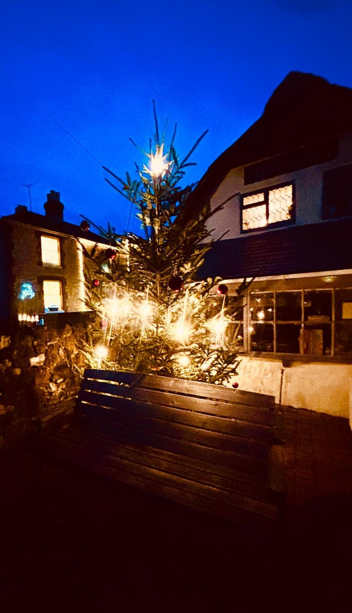 GodshillMatters's tweet photo. Godshill Christmas Cracker is only 3 days away. Weather update - there will be SNOW! Well, a snow machine at one of our 3 markets All Saints Church, Cider Barn or Old Smithy. Other unique activities  include bell ringing, face painting, vintage amusements &amp; more - "Come on down" https://t.co/zG1GvHuZ2B