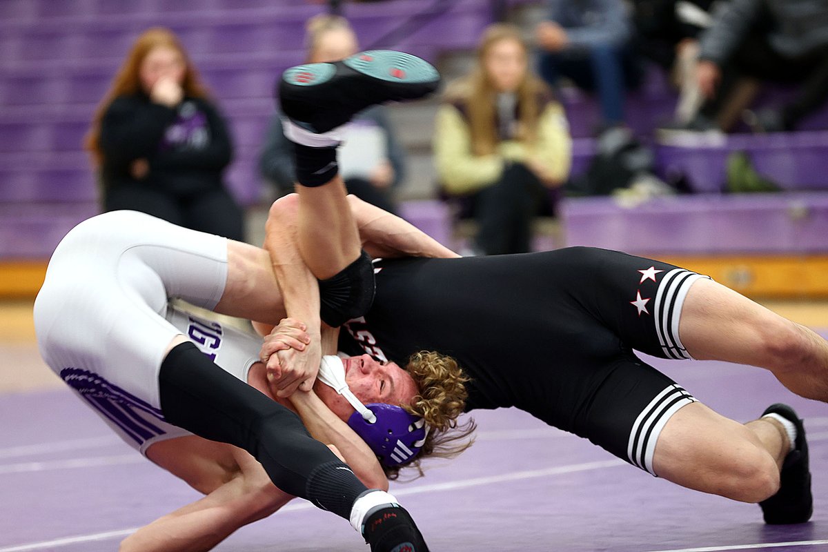 TimBathKT's tweet image. Wrestling at Northwestern against Western. More photos at: kokomotribune.com/sports/photos-…