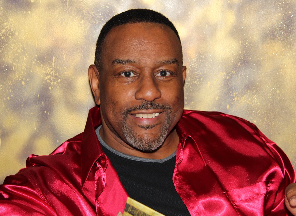 Check out my new single "The Christmas Song" distributed by <a href="/DistroKid/">DistroKid</a> and live on Deezer! deezer.com/album/673750031