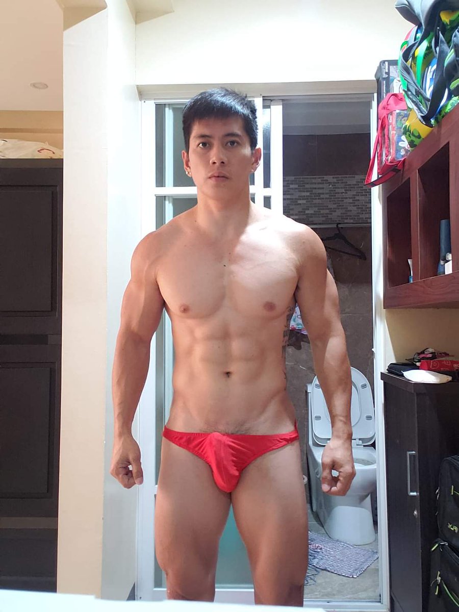 MoanSymphony's tweet photo. Sebastian Dacles, sibrang sarap nito. Jakol ako malala sa katawan at package niya. Legit yung size niya! Iniimagine ko na nilalapastangan niya butas ko habang nakahawak ako sa mga biceps niya. 💦 https://t.co/4tYitzsPe9