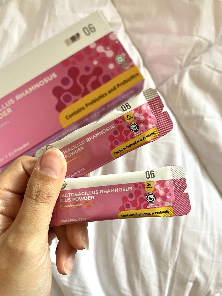 yanaazmill's tweet photo. Things I don't regret spending my money on as a woman🧏🏻‍♀️

1. Probiotic — acne sekarang tinggal parut + weight loss

2. Stepper — senang nak reach 10k steps + maintain berat

3. Cranberry juice — kulit glowing + weight loss

4. Perfume — tahan dari pagi sampai malam https://t.co/s3mP1JFOi0