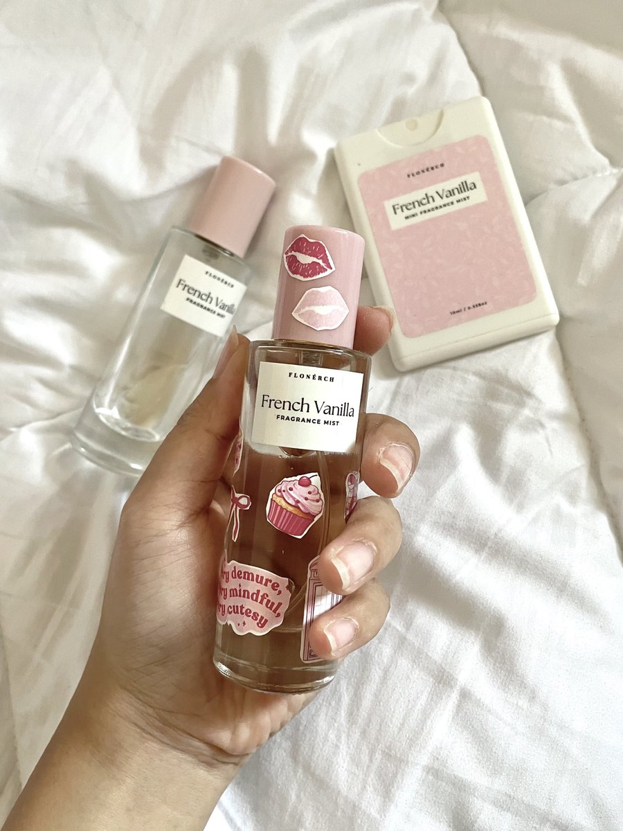 yanaazmill's tweet photo. Things I don't regret spending my money on as a woman🧏🏻‍♀️

1. Probiotic — acne sekarang tinggal parut + weight loss

2. Stepper — senang nak reach 10k steps + maintain berat

3. Cranberry juice — kulit glowing + weight loss

4. Perfume — tahan dari pagi sampai malam https://t.co/s3mP1JFOi0
