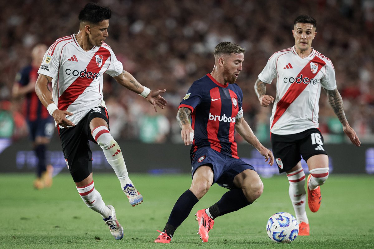 TodoSL1's tweet photo. Se mira y no se toca.

Iker Muniain es de Boedo 💙♥️ https://t.co/jeFrmpNimc